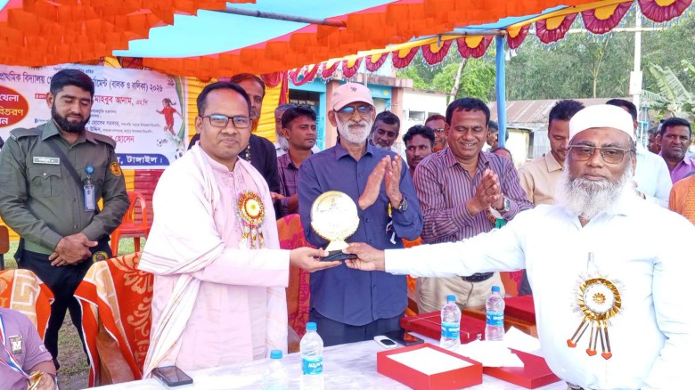 মধুপুরে প্রাথমিক বিদ্যালয় গোল্ডকাপ টুনার্মেন্ট অনুষ্ঠিত