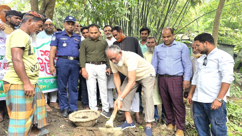 অবৈধভাবে খাল দখলকারীদের উৎখাত করতে হবে- সালাম পিন্টু