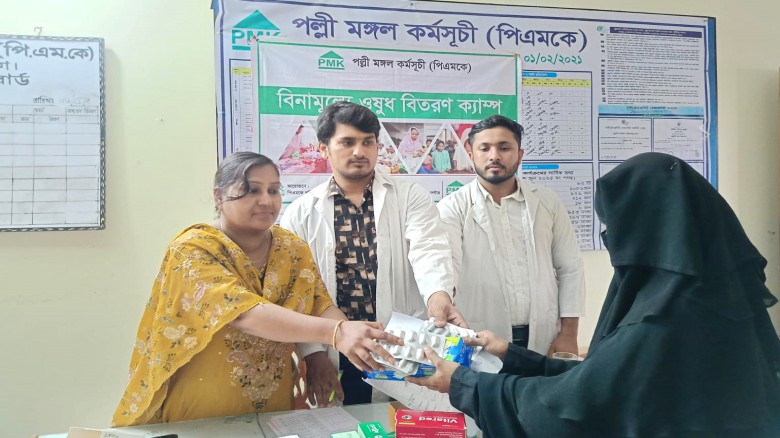 সখীপুরে পল্লী মঙ্গল কর্মসূচীর উদ্যোগে বিনামূল্যে স্বাস্থ্য স