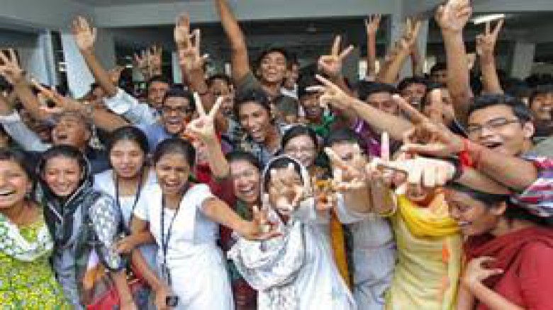 টাঙ্গাইলে এসএসসি ও সমমানের পরীক্ষায় জিপিএ ৫ পেয়েছে দুই হাজার