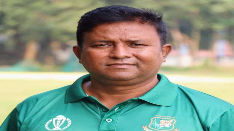 অধ্যবসায়ের স্বাদ পেয়ে ইসলাম খান এখন জেলার ক্রিকেট কোচ