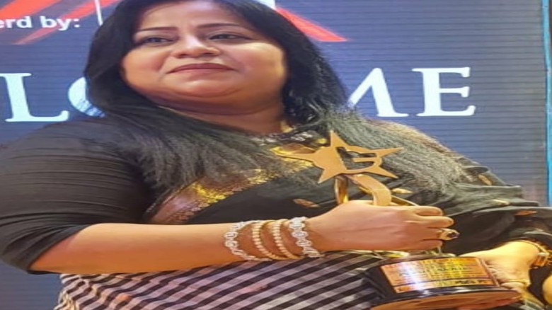 গ্লোবাল স্টার অ্যাওয়ার্ডস পেলেন  পারুল মাহবুব খান