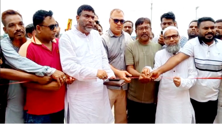 টাঙ্গাইল রাবনা বাইপাস এলাকায় মায়া-মন্টু নিউ মার্কেট এর শুভ