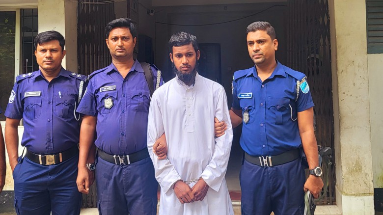 মাদরাসার ১১ বছরের শিশু ছাত্রকে বলাৎকার, অবশেষে সেই শিক্ষক গ্