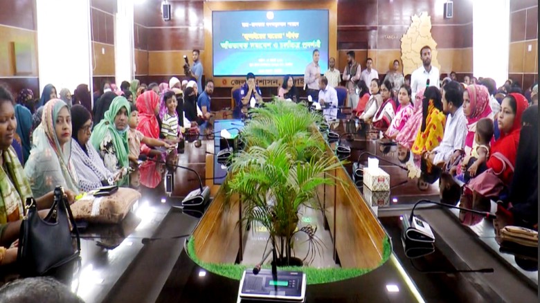 টাঙ্গাইলে “জুলাইয়ের মায়েরা” শীর্ষক অভিভাবক সমাবেশ ও চলচ্চিত্