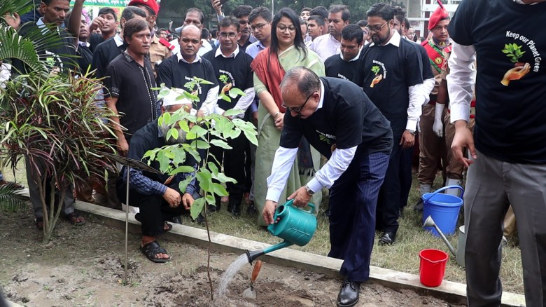 টাঙ্গাইলে  এক হাজার ৬৮টি শিক্ষা প্রতিষ্ঠানে বৃক্ষ রোপণ