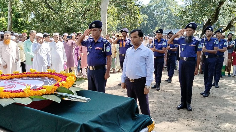 সরিষাবাড়ীতে মুক্তিযোদ্ধা আমজাদ হোসেনকে রাষ্ট্রীয় মর্যাদায় দা