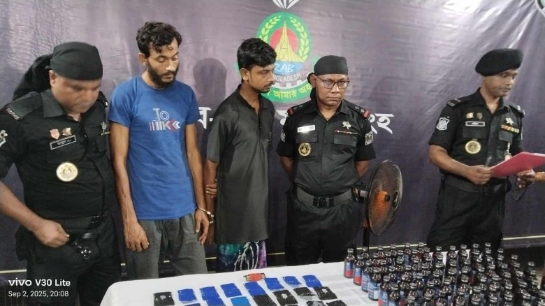 মির্জাপুরে বালুর ট্রাকে ২০ লাখ টাকার ইয়াবা ॥ গ্রেপ্তার ২