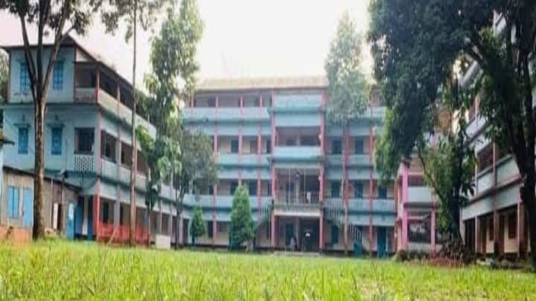 মধুপুর শহীদ স্মৃতির সেরা সাফল্য এসএসসিতে শতভাগ পাশের পাশাপাশ