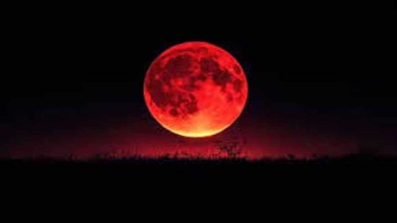 আজ পূর্ণগ্রাস চন্দ্রগ্রহণ দেখা যাবে বাংলাদেশসহ পৃথিবীর বিভিন