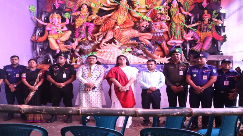 টাঙ্গাইলে বিভিন্ন মন্ডপ পরিদর্শন করলো প্রশাসন