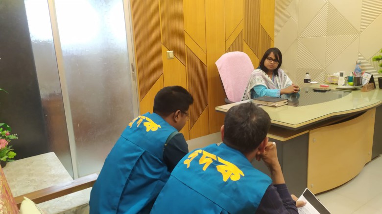 মধুপুর সাবরেজিস্ট্রার  অঞ্জনা রাণী দেবনাথের কার্যালয়ে দুদকের