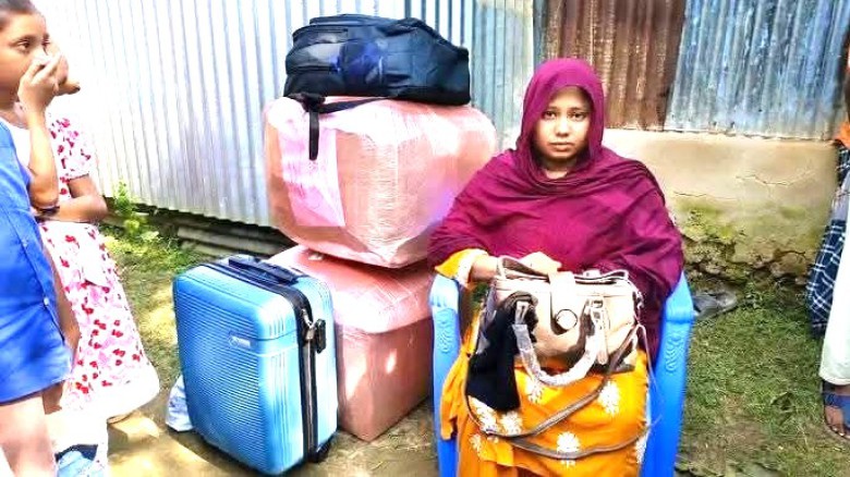 টাঙ্গাইলের ঘাটাইলে বিয়ের ৫ বছর পর স্বামীর বাড়িতে স্ত্রীর অনশ