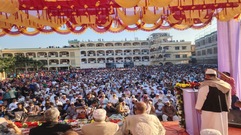 সখীপুরে শিল্পপতি সালাউদ্দিন আলমগীর ৩০০ মসজিদে প্রদান করলেন ৭