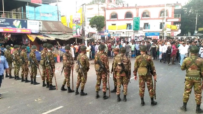 মধুপুরের মনোনয়ন ঘিরে দুই গ্রুপে দফায় দফায় ধাওয়া-পাল্টা ধাওয়া