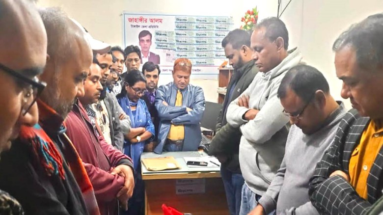 ওসমান হাদির স্মরণে টাঙ্গাইল প্রিণ্ট মিডিয়া অ্যাসোসিয়শনের শোক