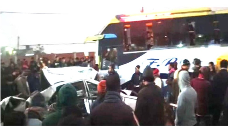 বিয়ে বাড়ি থেকে ফেরার পথে মির্জাপুরে ট্রাকের ধাক্কায় প্রাইভেট