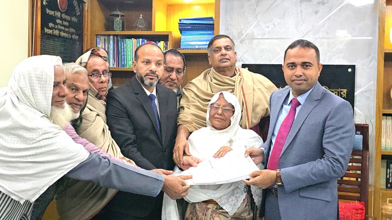 ঘাটাইলে মনোনয়নপত্র দাখিল করলেন ওবায়দুল হক নাসির