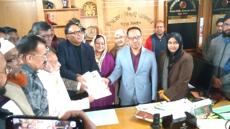 টাঙ্গাইল-১ (মধুপুর-ধনবাড়ী) আসন  মনোনয়নপত্র জমা দিলেন স্বপন ফ