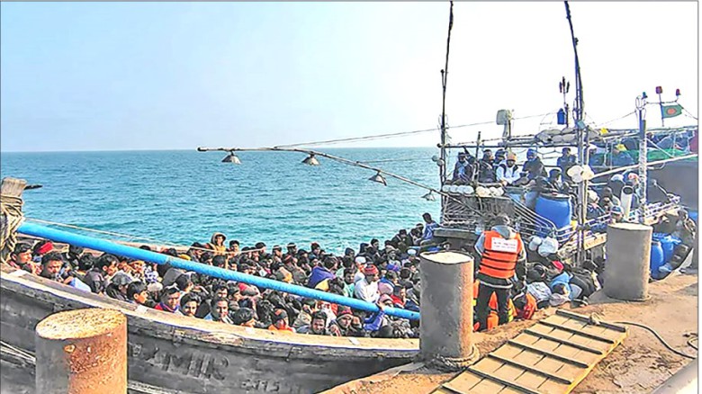 সাগরপথে  কাঠের বোটে মালয়েশিয়া যাত্রাকালে ২৭৩ জন উদ্ধার