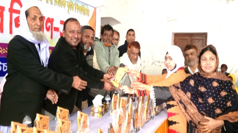 টাঙ্গাইলে সন্তোষ জাহ্নবী উচ্চ বিদ্যালয় কৃতি শিক্ষার্থীদের প