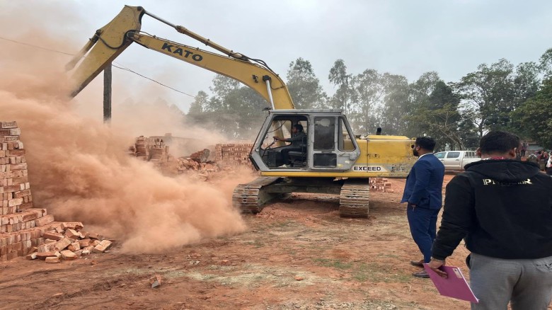 টাঙ্গাইল মির্জাপুরে পরিবেশ অধিদপ্তরের দুইটি অবৈধ ইটভাটায় অভি