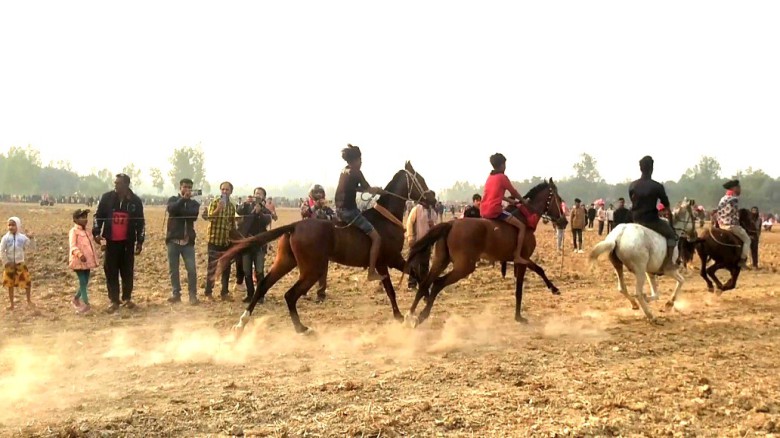 মধুপুরে ঘোড়দৌড় অনুষ্ঠিত