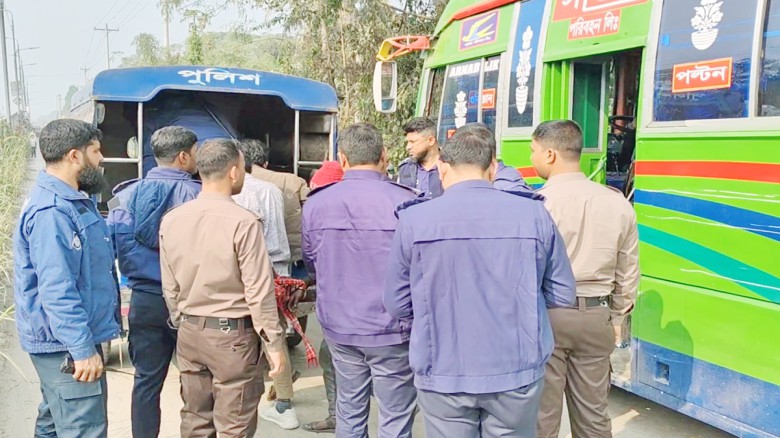 ঢাকায় চলন্তবাসে গণধর্ষণের শিকার নারী, টাঙ্গাইলে গ্রেফতার ৩