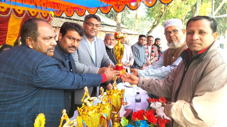 গোপালপুরে  শীতকালীন ক্রীড়া প্রতিযোগীতার পুরস্কার বিতরণ