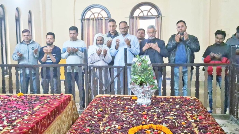 ভাসানীর কবর জিয়ারতের মধ্য দিয়ে টুকুর নির্বাচনী প্রচারণা শুরু