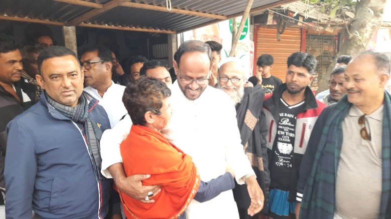 ভোটারদের দ্বারে দ্বারে যাচ্ছেন সুলতান সালাউদ্দিন টুকু