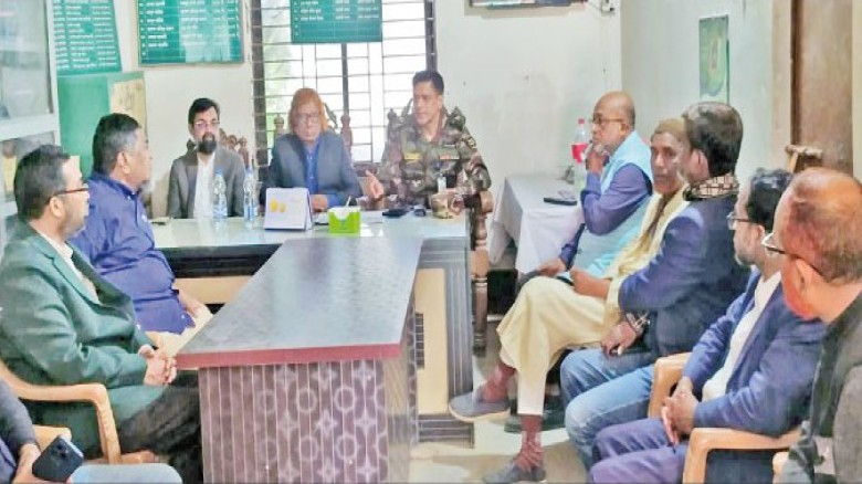 জাতীয় সংসদ নির্বাচন নিয়ে সেনাবাহিনীর সাথে মধুপুরে সাংবাদিকদে