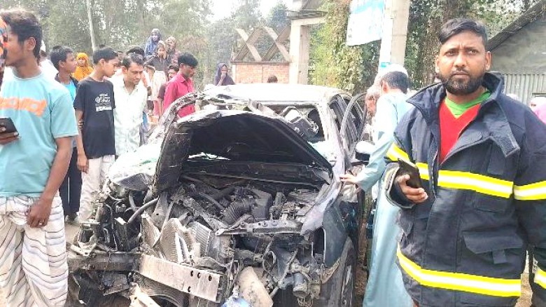 ঘাটাইলে ট্রাক ও প্রাইভেটকারের মুখোমুখি সংঘর্ষে শিশু নিহত, আহ