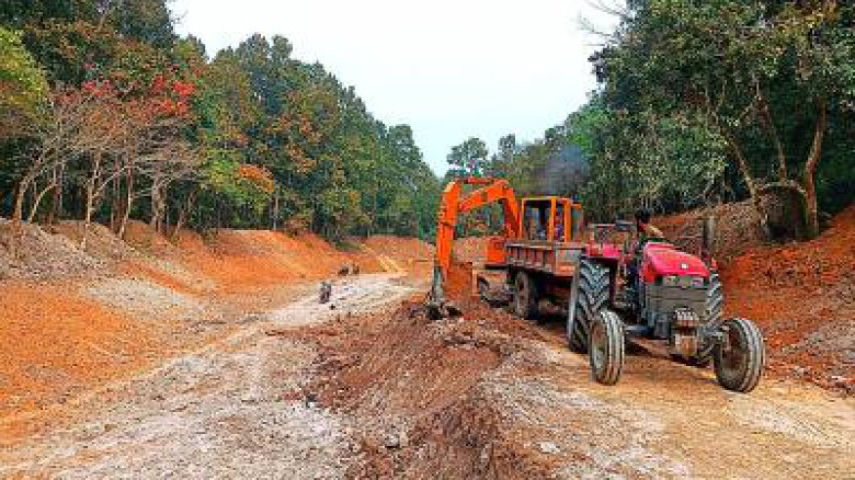 মধুপুরে লেক খনন নিয়ে বন বিভাগ ও গারোদের দ্বন্দ্ব