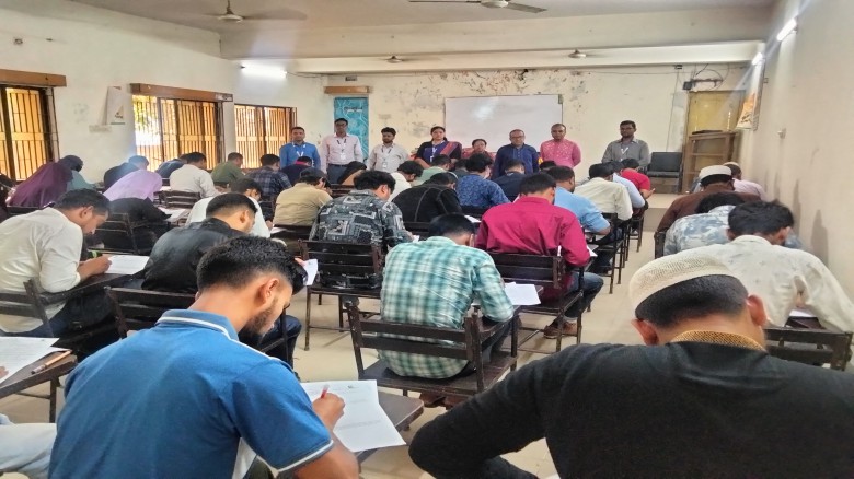 টাঙ্গাইলে ফ্রিল্যান্সিং প্রশিক্ষণ ভর্তি পরীক্ষা অনুষ্ঠিত