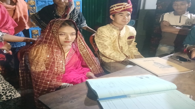 ভালোবাসার টানে চীন থেকে বাংলাদেশে এসে স্কুল ছাত্রীকে বিয়ে কর
