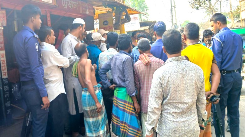 টাঙ্গাইলে অনুমোদনহীন মিনি পেট্রোল পাম্পের কার্যক্রম বন্ধ