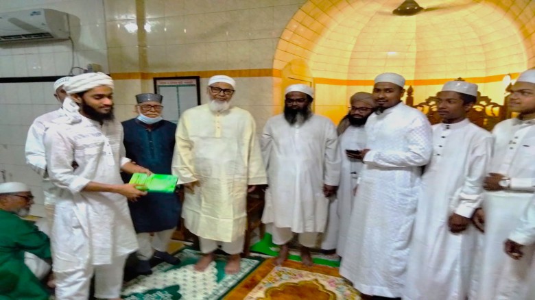 টাঙ্গাইলে টানা ৪০ দিন জামাতে নামাজ পড়ে পুরস্কার পেল ২৯ জন কি