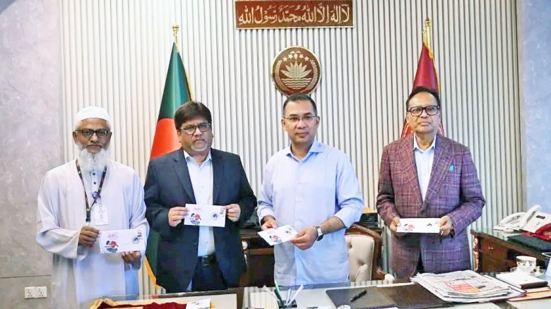 স্বাধীনতা দিবস উপলক্ষে স্মারক ডাকটিকিট উন্মোচন করলেন প্রধানম