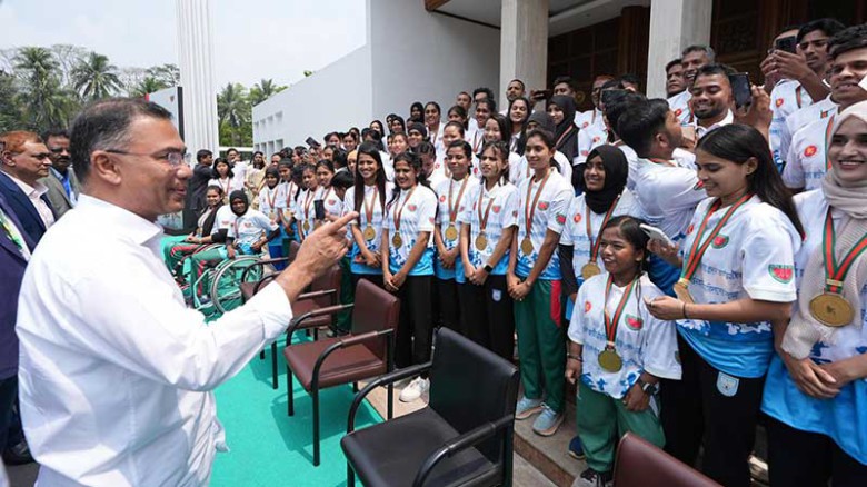 খেলোয়াড়দের উদ্দেশে প্রধানমন্ত্রী  কোনো রাজনৈতিক দলের সদস্য হ