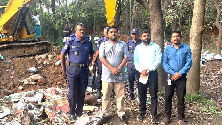 মির্জাপুরে অবৈধ সীসা ও কয়লা কারখানা উচ্ছেদ