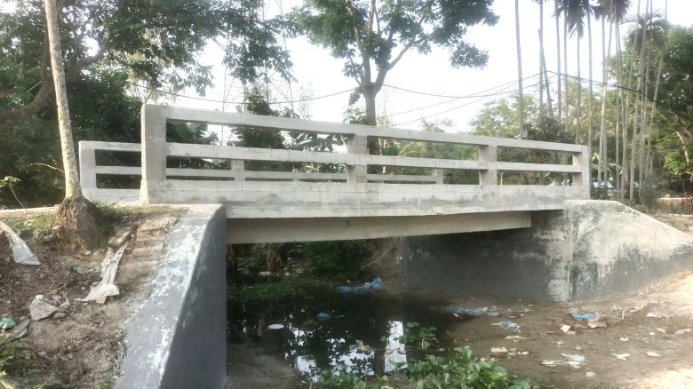 ভূঞাপুরে ৭০ বছরের পুরনো কাঠামোয় নতুন সেতু।।স্থায়িত্ব নিয়ে উৎ