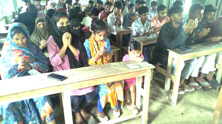 এসএসসি পরীক্ষার্থীদের বিদায় উপলক্ষে দোয়া মাহফিল