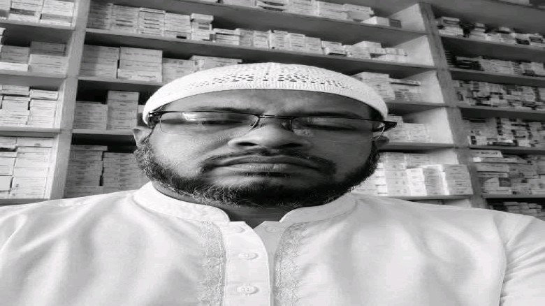 ভালুকায় ট্রাকচাপায় একমি ফার্মাসিউটিক্যালসের সিনিয়র বিক্রয় প্