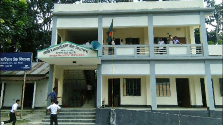টাঙ্গাইলে প্রধান শিক্ষকসহ ৩ জনের বিরুদ্বে নানা  অনিয়মের অভিয