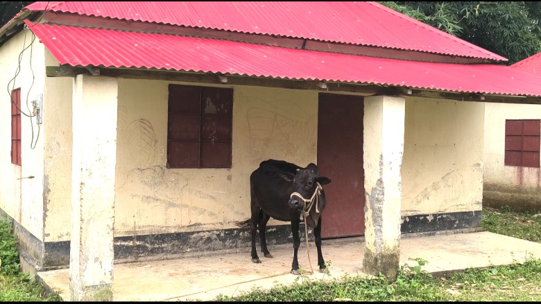 ভালুকায় আশ্রয়ণ প্রকল্পে নেই বাসিন্দা, চারদিক ঘিরে রেখেছে জঙ্