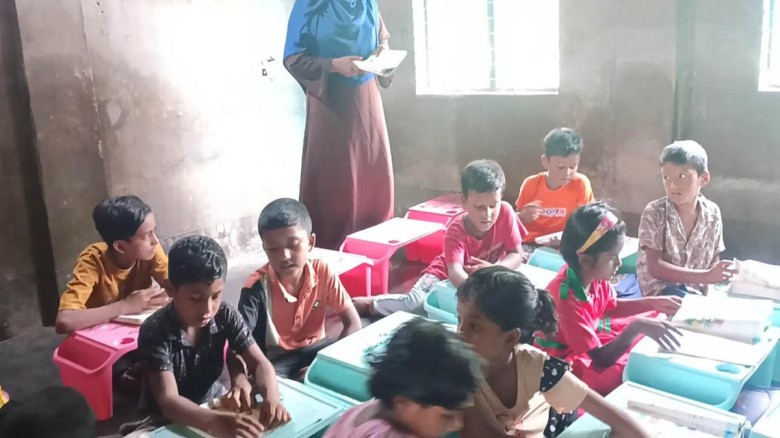 মধুপুরে পাঠশালা প্রতিষ্ঠা করে নজির স্থাপন করলেন তৃতীয় লিঙ্গে