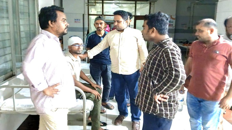 বিশ্বকাপ দেখা নিয়ে ভাসানী বিশ্ববিদ্যালয়ে সংঘর্ষ, সহকারী প্রক
