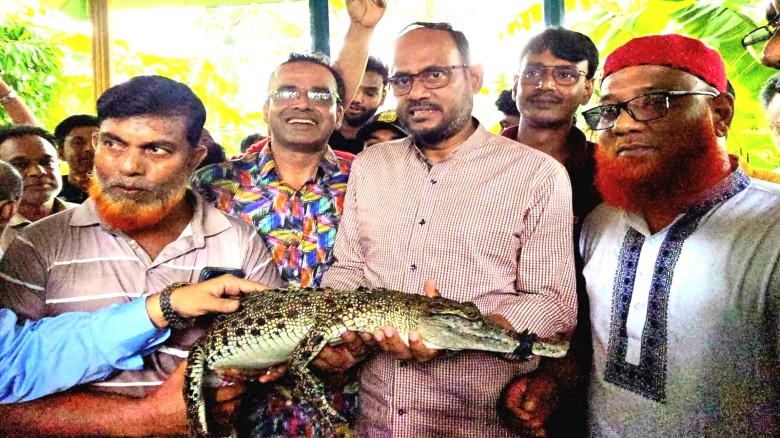 ভালুকায় মৎস্য ও প্রাণী সম্পদ প্রতিমন্ত্রীর মাছ ও কুমির খামার