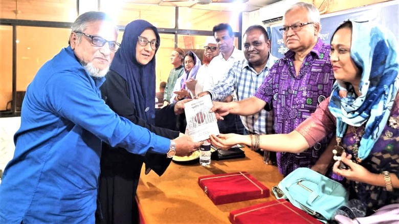 টাঙ্গাইলে ভাষা কর্মশালা ও পুরষ্কার বিতরণ